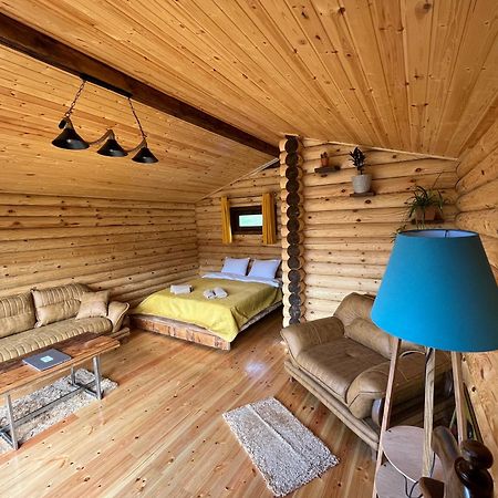Alone Cottage Kazbegi Exterior photo