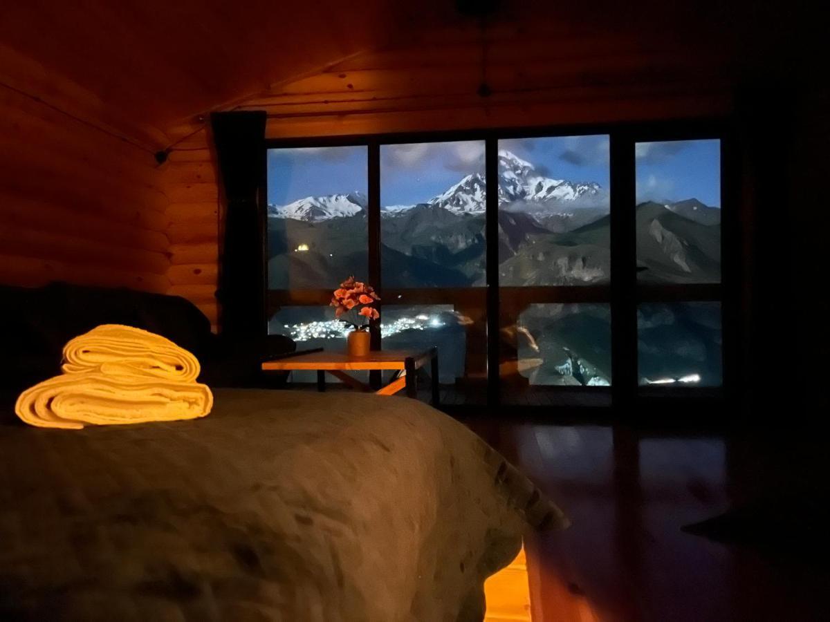 Alone Cottage Kazbegi Exterior photo